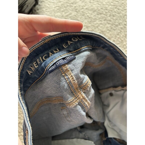 American Eagle Women’s Size 10 Next Level Stretch Distressed Shortie - Picture 3 of 4